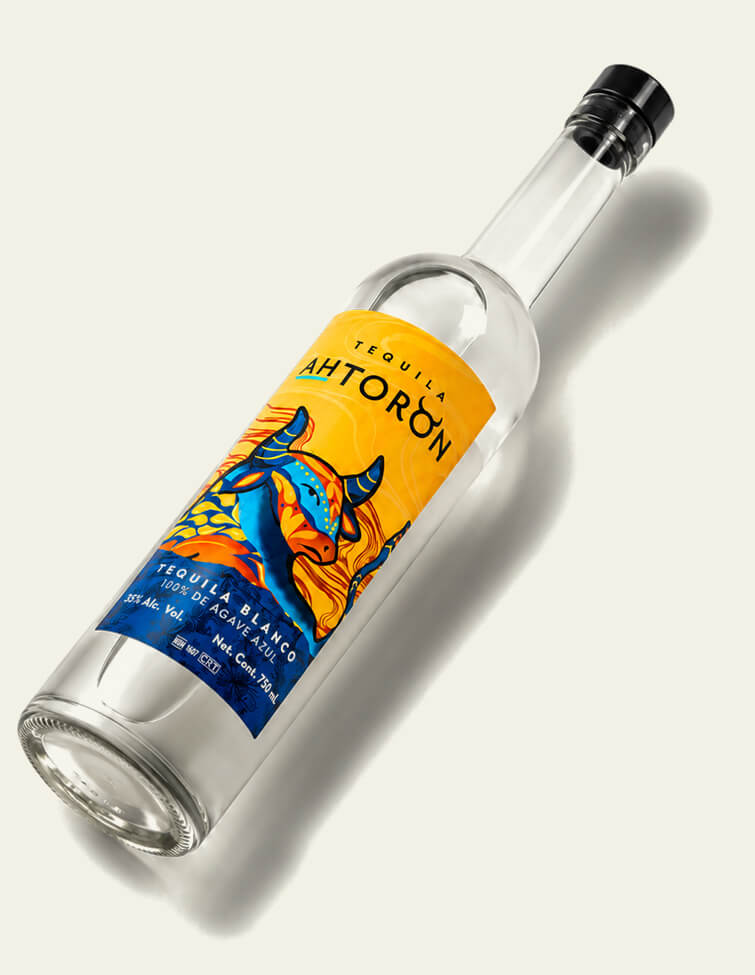 Botella de Tequila AhTorón